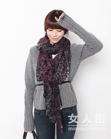 春季丝巾搭配热 打造成熟女人味